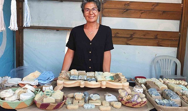 Burhaniye'de makine teknikeri Belma hanımın el yapımı sabunları ilgi gördü