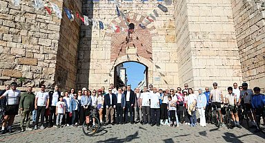 Bursa'da 'Arabasız Bir Gün, Hareketli Bir Kent'