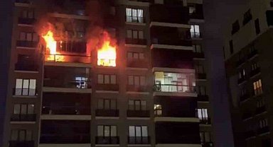Bursa'da apartman dairesinde yangın: 4 kişi dumandan etkilendi