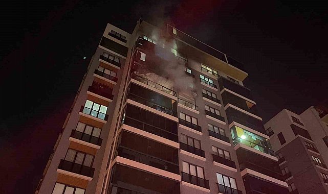 Bursa'da bina yangını: Mahsur kalan 19 kişi kurtarıldı