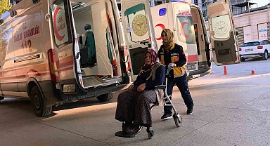 Bursa'da otomobil dere yatağına uçtu: 5 yaralı