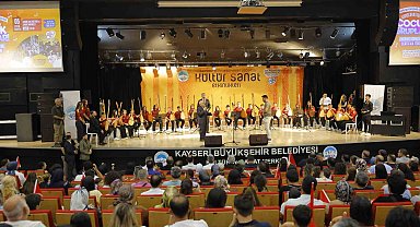 Büyükşehir Belediyesi Konservatuvarı'nda bin 865 kursiyer sertifika aldı