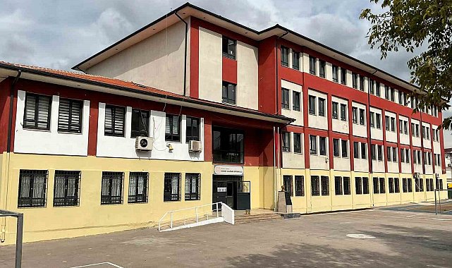 Büyükşehir'den 139 okula boya desteği