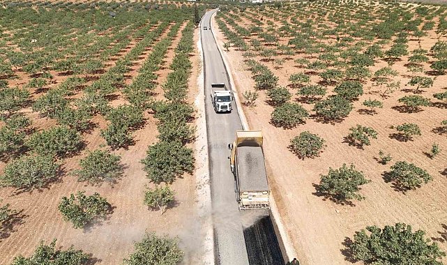 Büyükşehir'den Birecik'te 40 kilometrelik grup yoluna sathi asfalt