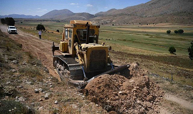 Büyükşehir'den Sarız ve Pınarbaşı kırsalında ulaşım hamlesi: Çavdar- Kırkgeçit arasında yol çalışması başladı