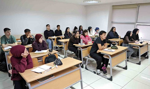 Büyükşehir'in ücretsiz YKS kurslarında eğitimler başladı