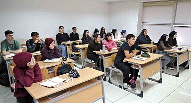 Büyükşehir'in ücretsiz YKS kurslarında eğitimler başladı