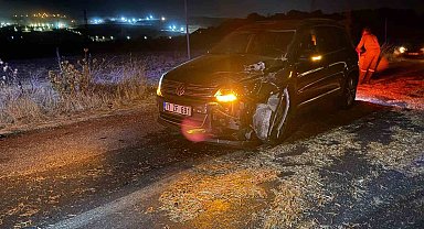 Çan'da otomobil saman yüklü traktöre çarptı: 1 yaralı