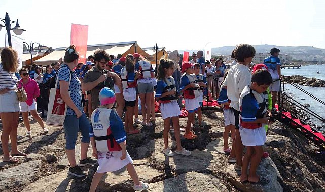 Çanakkale'de gençler, tarih için dalıp yelkenler fora dedi