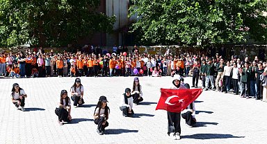 Çatak'ta İlköğretim Haftası kutlandı