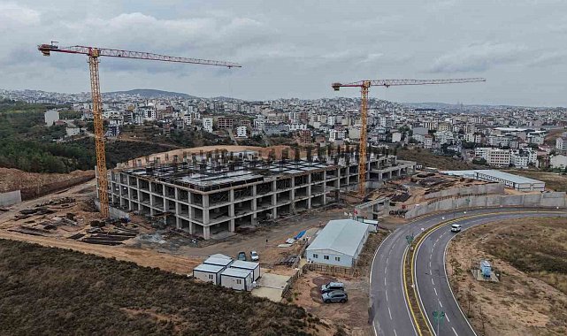 Çayırova'da yapımı süren 200 yataklı devlet hastanesi yükseliyor