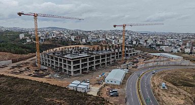 Çayırova'da yapımı süren 200 yataklı devlet hastanesi yükseliyor