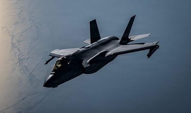 CENTCOM: "ABD güçleri, 3 gemiyi etkisiz hale getirdi ve 2 gemiye çıktı"