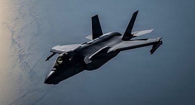 CENTCOM: "ABD güçleri, 3 gemiyi etkisiz hale getirdi ve 2 gemiye çıktı"