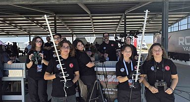 Çivrilli öğrencilerin roketi başarılı bir uçuş gerçekleştirdi