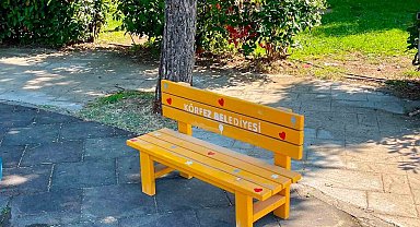 Çocuklar için parklara özel oturma grupları yerleştiriliyor