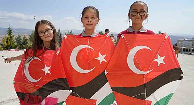 Çocukların ortak dileği 'savaşlar bitsin' oldu: Uçurtmalar Filistinli yaşıtları için yükseldi