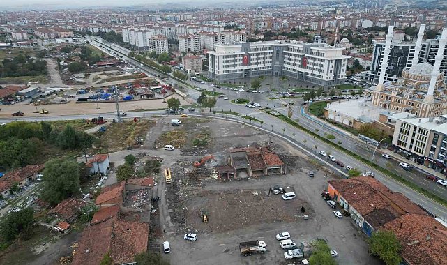 Çorum'da gençleri buluşturacak "Genç Park" Projesi çin yıkım çalışmaları sürüyor
