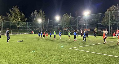 Çorum'da vatandaşlar parkta buluşup sağlıklı yaşam için egzersiz yaptı