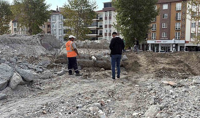 Çorum'da yıkım çalışması sırasında insan kafatası ve kemikler bulundu