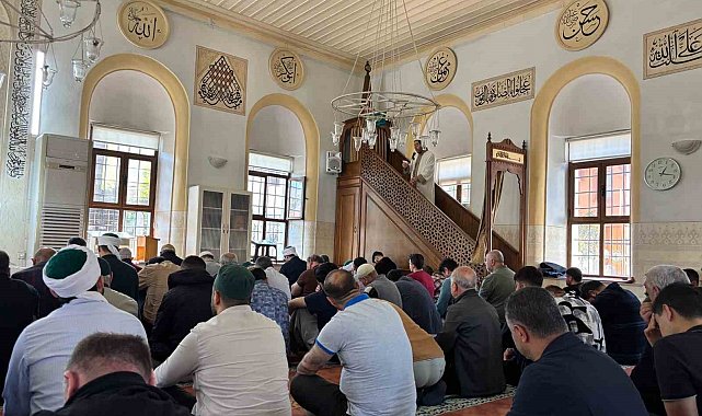 Cuma Hutbesi'nde sosyal medya uyarısı: "Bir paylaşım yıllarca taşınacak yaraya dönüşebilir"
