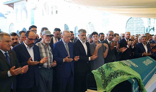 Cumhurbaşkanı Erdoğan, AK Parti Milletvekili Önen'in kızının cenazesine katıldı