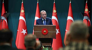 Cumhurbaşkanı Erdoğan: "Kılıç şakırtıları altında can alıp can vererek kendimize yurt eylediğimiz bu topraklarda kimseye ameliyat yaptırmayız"