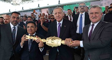 Cumhurbaşkanı Erdoğan, Yağlı Güreş Cumhurbaşkanlığı Kupası'nı takip etti