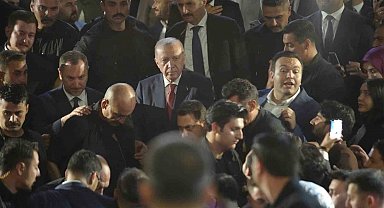 Cumhurbaşkanı Erdoğan'a Samsun'da vatandaşlardan sevgi gösterisi