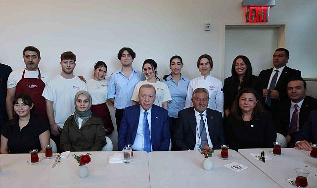 Cumhurbaşkanı Erdoğan'dan New York'ta Türk pastanesine ziyaret