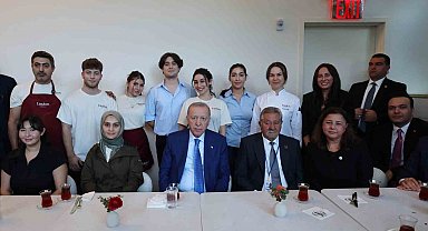 Cumhurbaşkanı Erdoğan'dan New York'ta Türk pastanesine ziyaret
