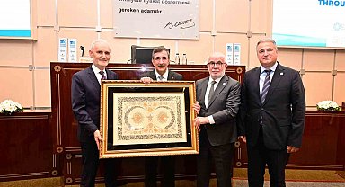 Cumhurbaşkanı Yardımcısı Yılmaz: ''Türkiye ekonomisinin kesintisiz büyüme süresi 24 çeyreğe ulaştı''