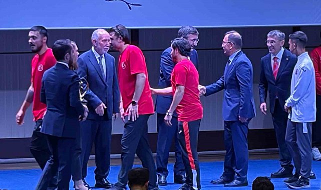 Cumhurbaşkanı Yardımcısı Yılmaz: "Bugün ülkemizde toplam 5 bin 555 gençlik ve spor tesisi var"