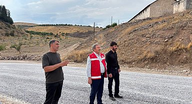 Darende'de yol yapım çalışmaları sürüyor