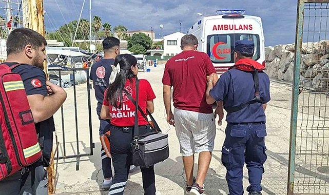 Datça'da gezi teknesinde rahatsızlanan vatandaşa tıbbi tahliye