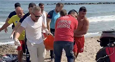 Denizde hareketsiz bulunan vatandaş için dakikalarca kalp masajı yapıldı