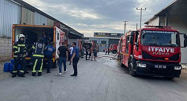 Denizli'de kırpıntı deposunda çıkan yangın yoğun müdahaleyle kontrol altına alındı