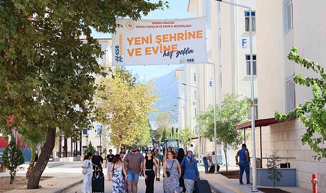 Denizli'deki yurtlarda kayıt heyecanı yaşanıyor