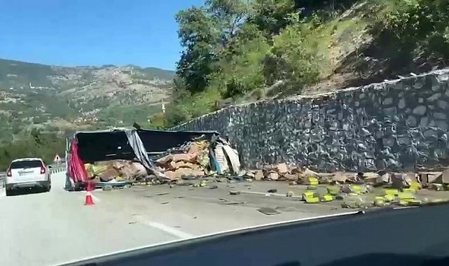 Devrek'te araç istinat duvarına çarptı: 1 ölü, 1 yaralı