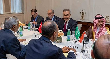 Dışişleri Bakanı Fidan, Türkiye-Mısır-Pakistan-Suudi Arabistan Dışişleri Bakanları Toplantısı'na katıldı