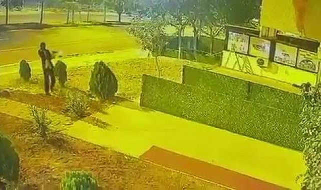 Diyarbakır'da iş yerine silahlı saldırı kamerada