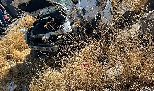 Diyarbakır'da tır ile otomobil çarpıştı: 7 yaralı