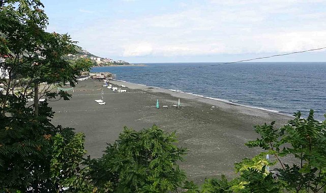 Doğu Karadeniz'de plaj işletmecileri son 10 yılın en kötü sezonunu yaşadıklarını açıkladı