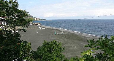 Doğu Karadeniz'de plaj işletmecileri son 10 yılın en kötü sezonunu yaşadıklarını açıkladı