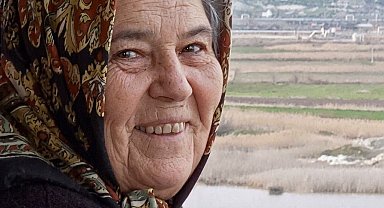 Domates yüklü tır ile otomobil çarpıştı: 1 ölü, 2 yaralı