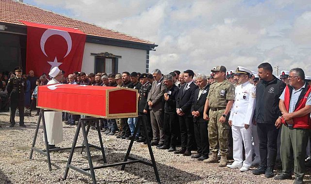 Düğünde isabet eden kurşunla hayatını kaybeden uzman çavuş son yolculuğuna uğurlandı