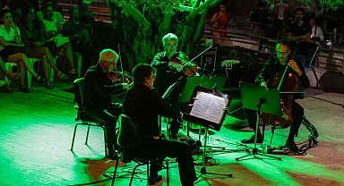 Dünyaca ünlü Macar gruptan unutulmaz gece