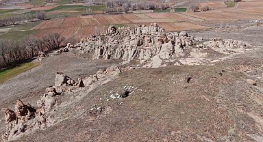Dünyadaki Mars'ta gezmek istedi, kayalıklarda mahsur kalan genci AFAD kurtardı