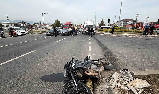 Düzce'de feci kaza: 2'si ağır 3 yaralı