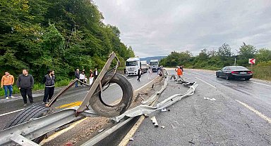 Düzce'de makasyalan tır trafiği felç etti